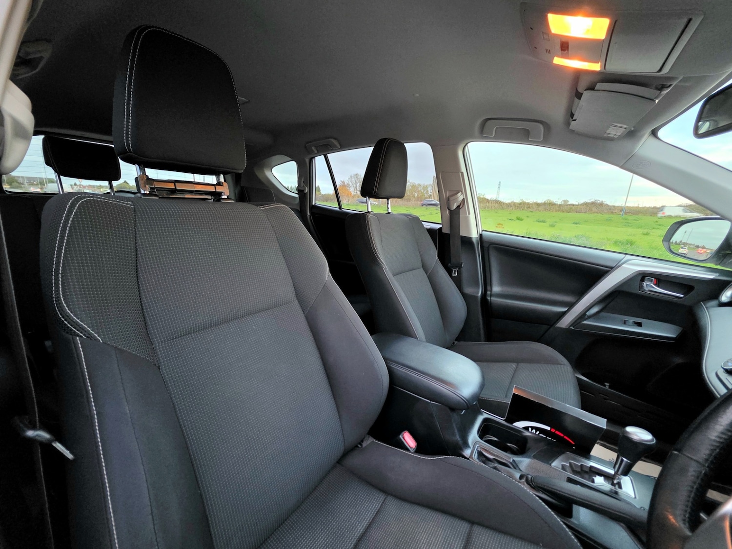 Used Toyota RAV4 2017 for sale - 76232629: Photo 19