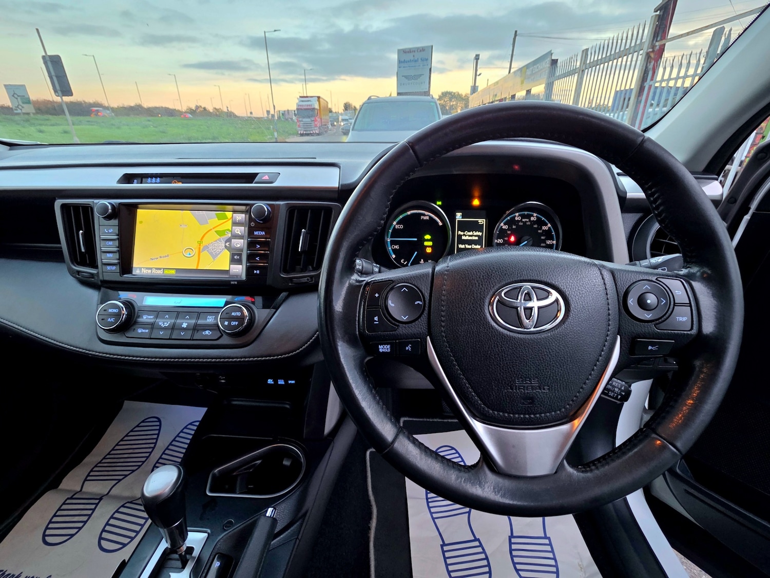 Used Toyota RAV4 2017 for sale - 76232629: Photo 22