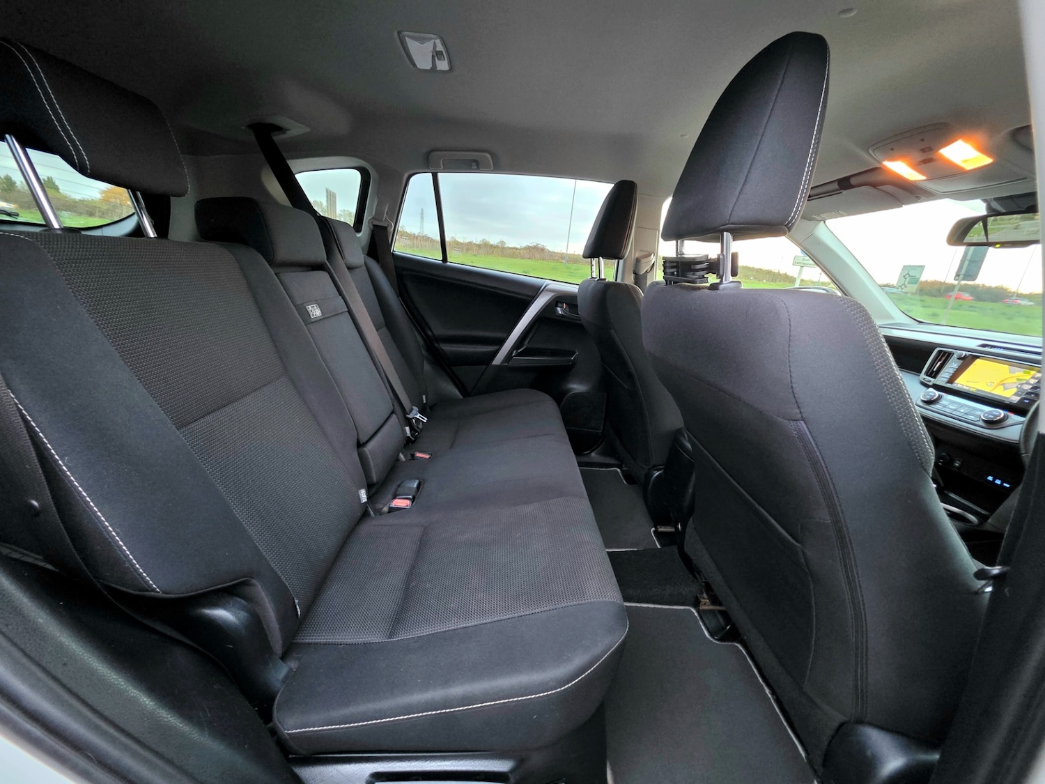 Used Toyota RAV4 2017 for sale - 76232629: Photo 31