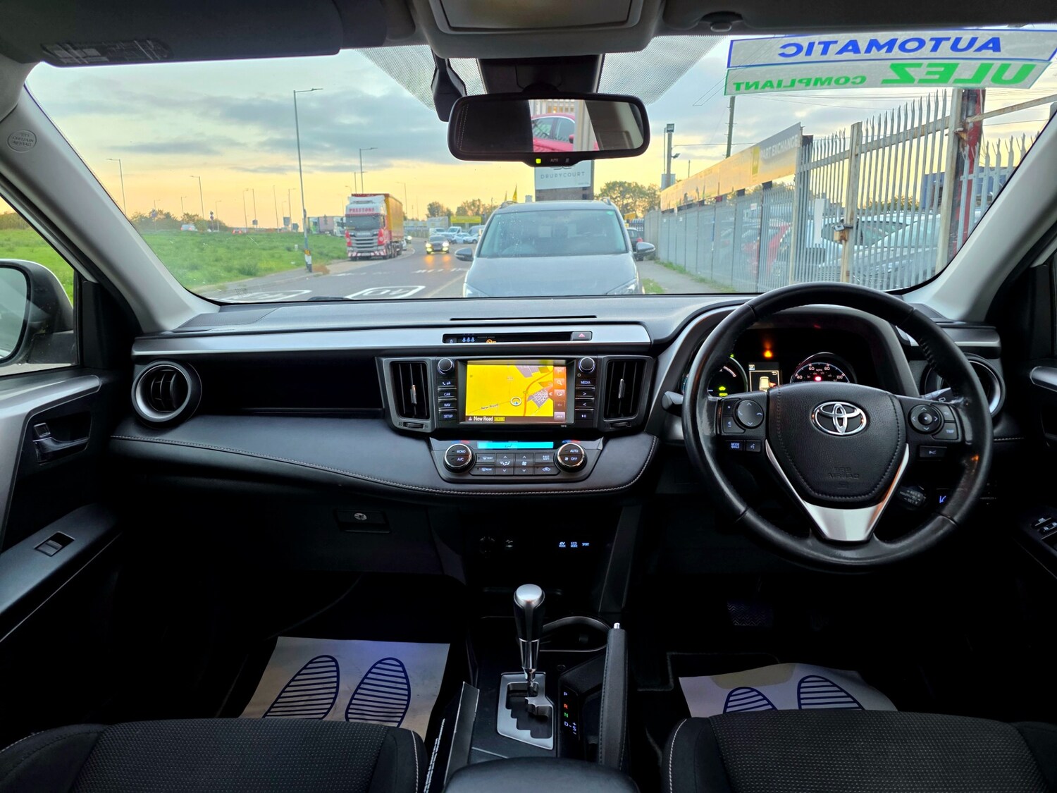 Used Toyota RAV4 2017 for sale - 76232629: Photo 33