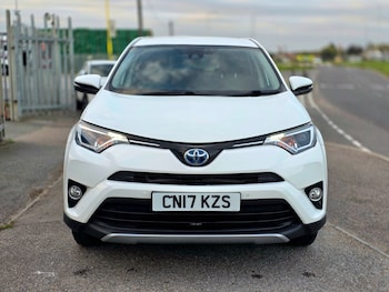 Used Toyota RAV4 2017 for sale - 76232629: Photo