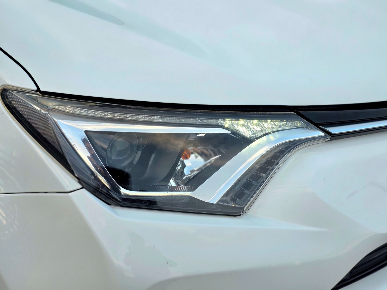 Used Toyota RAV4 2017 for sale - 76232629: Photo 9