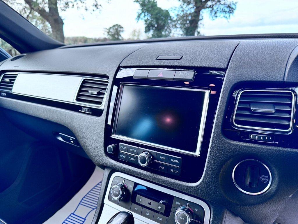 Used Volkswagen Touareg 2013 for sale - 76396200: Photo 24