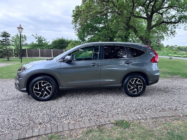 Used Honda CR-V 2017 for sale - 74650446: Photo 2