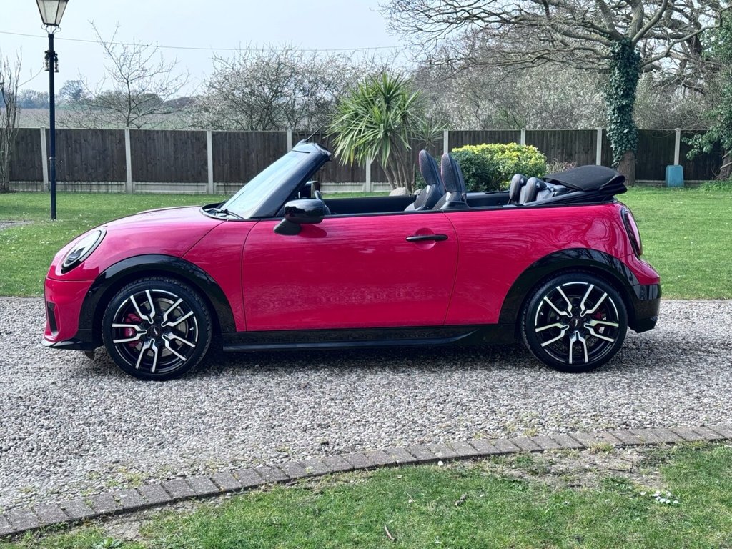 Used MINI Cooper 2025 for sale - 77990976: Photo 2