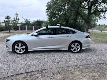 Used Vauxhall Insignia 2018 for sale - 75527368: Photo