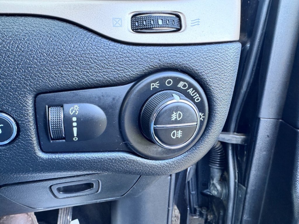 Used Jeep Cherokee 2015 for sale - 77779879: Photo 28