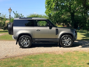 Used Land Rover Defender 2023 for sale - 78544453: Photo