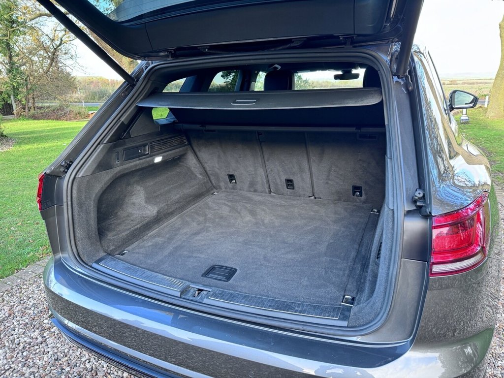 Used Volkswagen Touareg 2019 for sale - 76724719: Photo 17