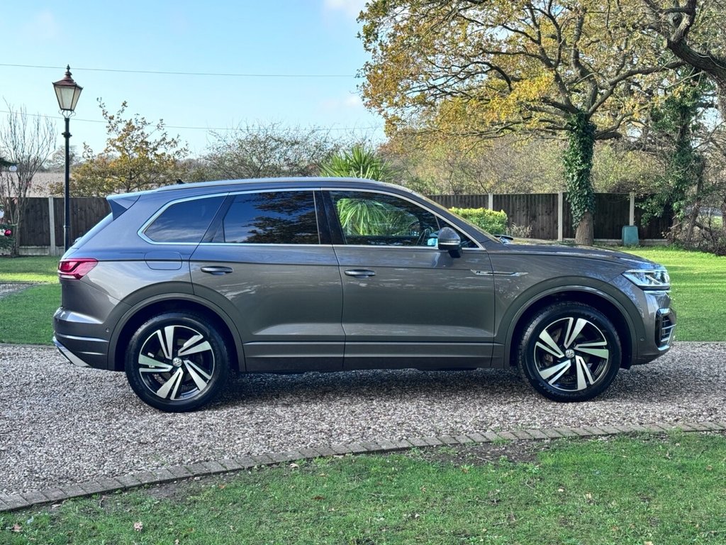 Used Volkswagen Touareg 2019 for sale - 76724719: Photo 4