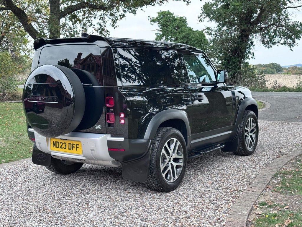 Used Land Rover Defender 2023 for sale - 76235809: Photo 11