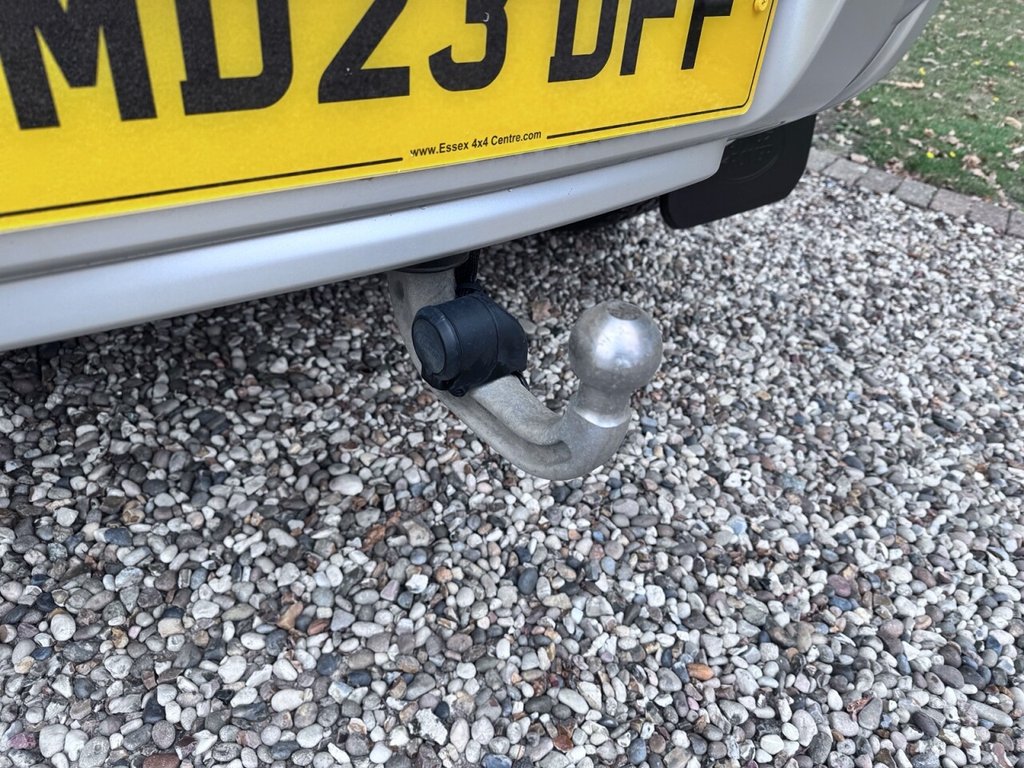 Used Land Rover Defender 2023 for sale - 76235809: Photo 14