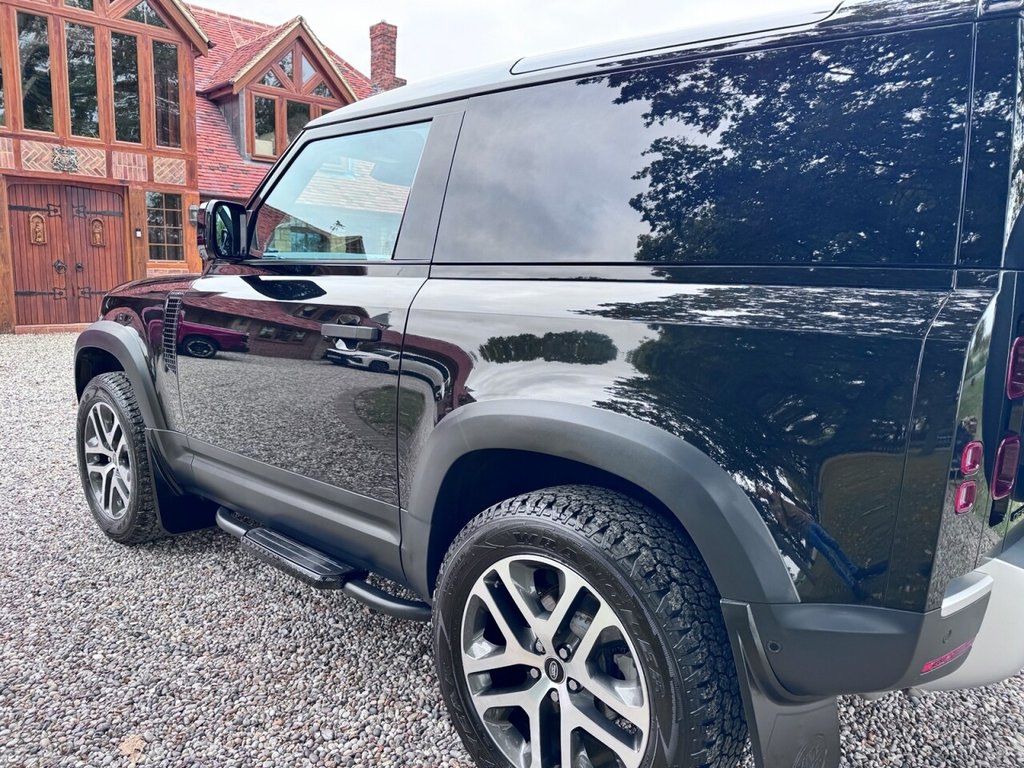 Used Land Rover Defender 2023 for sale - 76235809: Photo 18