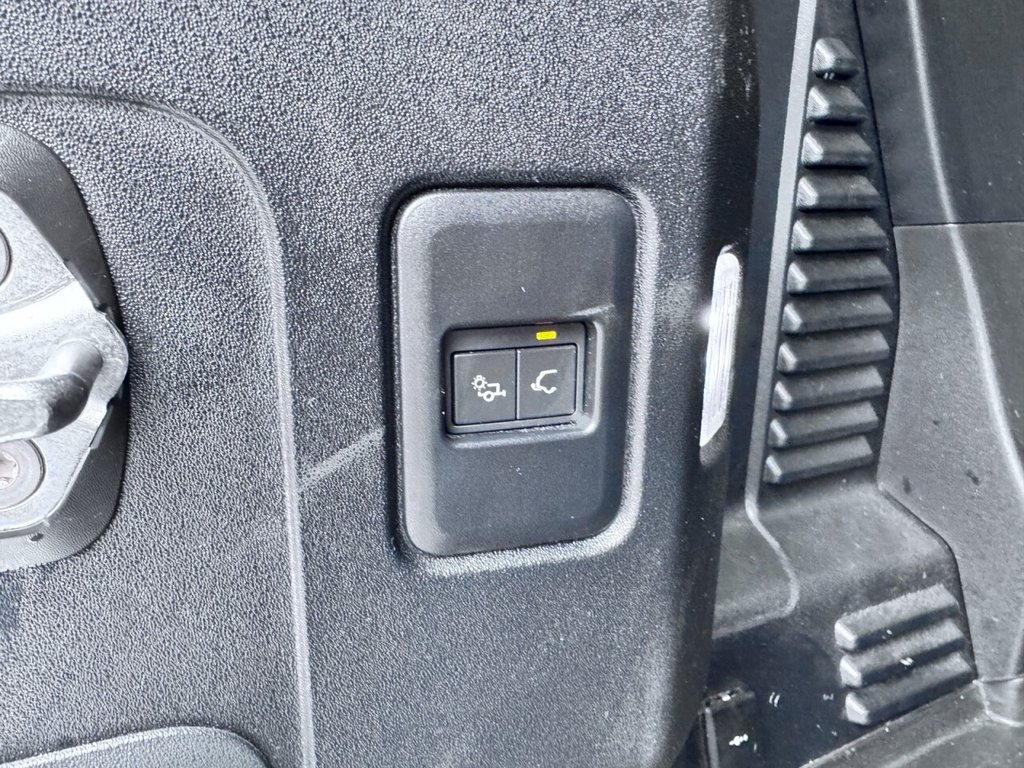 Used Land Rover Defender 2023 for sale - 76235809: Photo 26