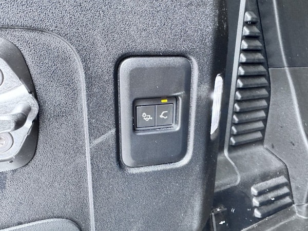Used Land Rover Defender 2023 for sale - 76235809: Photo 26