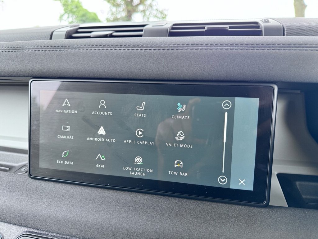 Used Land Rover Defender 2023 for sale - 76235809: Photo 31