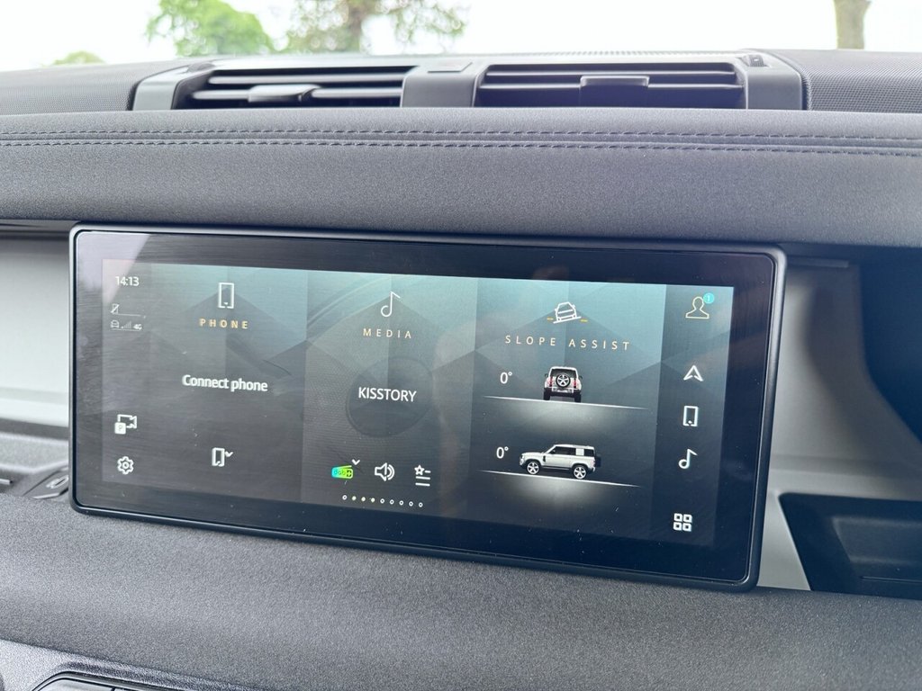 Used Land Rover Defender 2023 for sale - 76235809: Photo 32