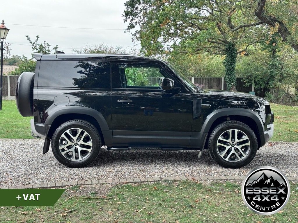 Used Land Rover Defender 2023 for sale - 76235809: Photo 4