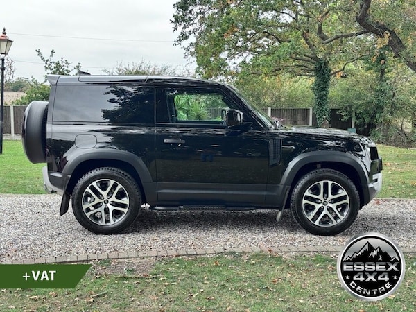 Used Land Rover Defender 2023 for sale - 76235809: Photo 4