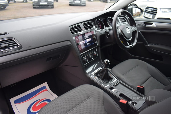 Used Volkswagen Golf 2017 for sale - 77910014: Photo 3