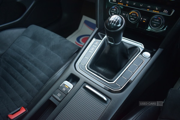 Used Volkswagen Passat 2017 for sale - 77075106: Photo 11