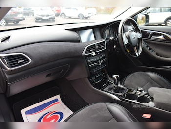 Used Infiniti Q30 2017 for sale - 79085026: Photo