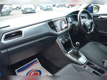 Used Volkswagen T-Roc 2021 for sale - 78989609: Photo