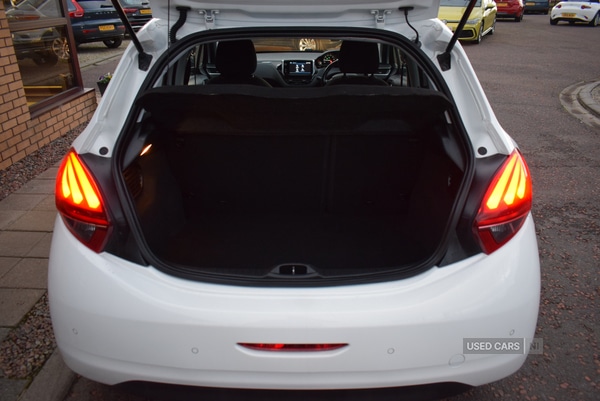 Used Peugeot 208 2017 for sale - 76539239: Photo 24