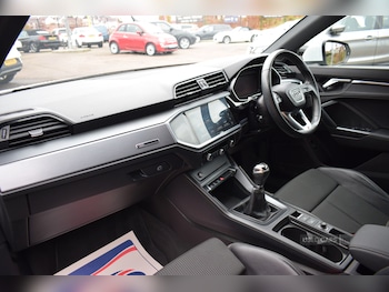 Used Audi Q3 2021 for sale - 76378361: Photo