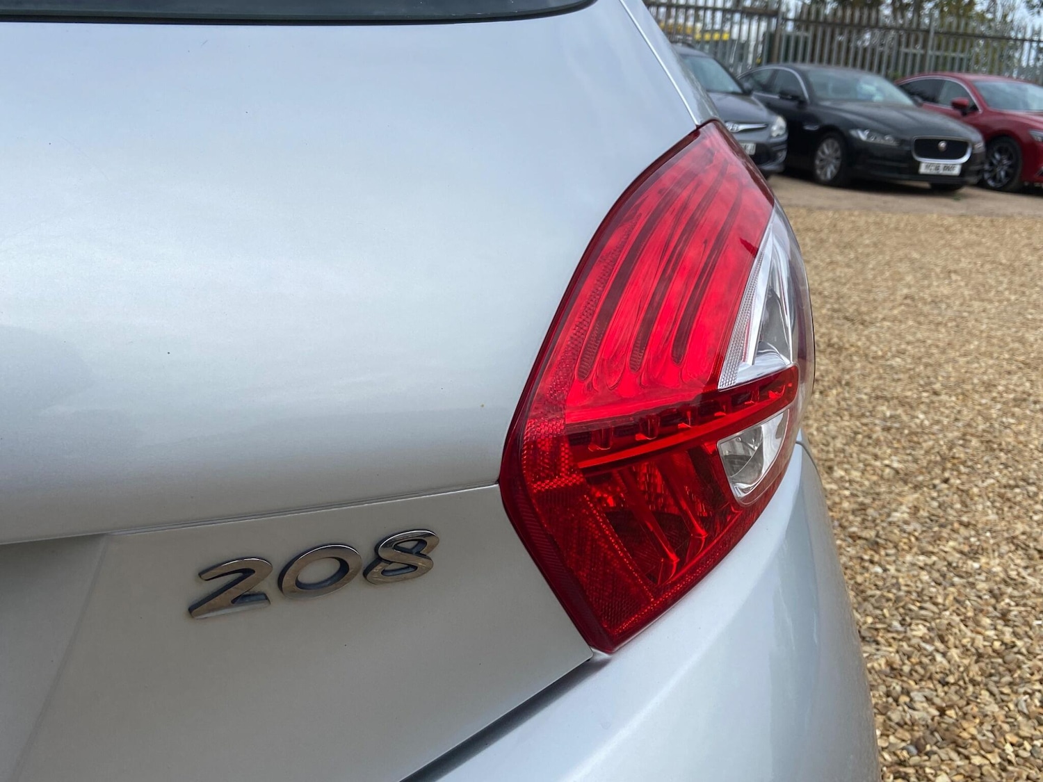 Used Peugeot 208 2014 for sale - 76200291: Photo 16