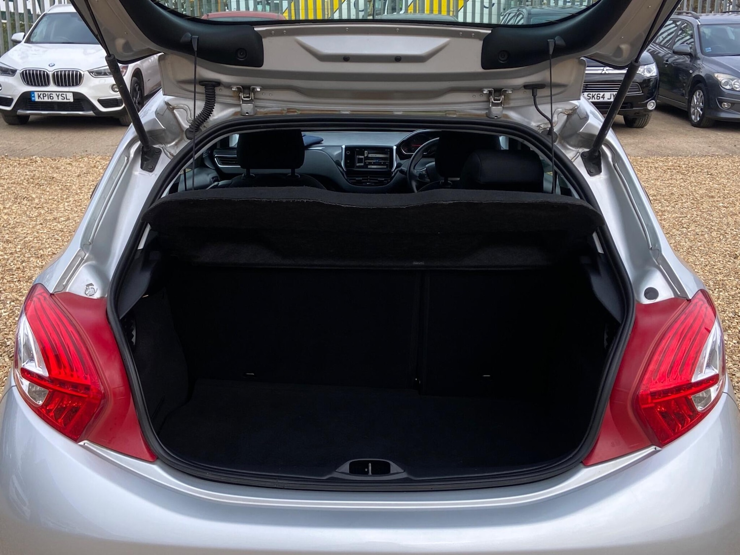 Used Peugeot 208 2014 for sale - 76200291: Photo 19