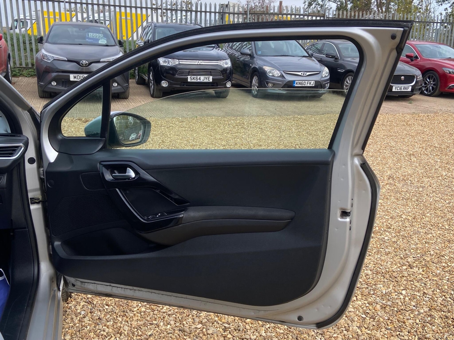 Used Peugeot 208 2014 for sale - 76200291: Photo 22