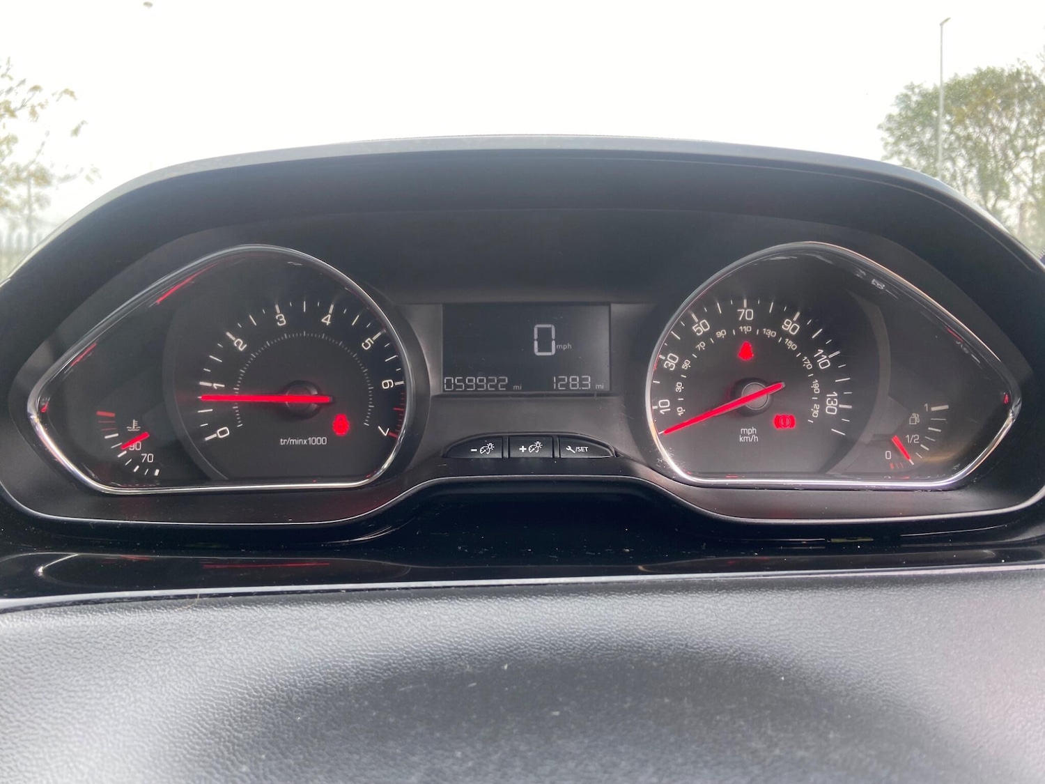 Used Peugeot 208 2014 for sale - 76200291: Photo 27