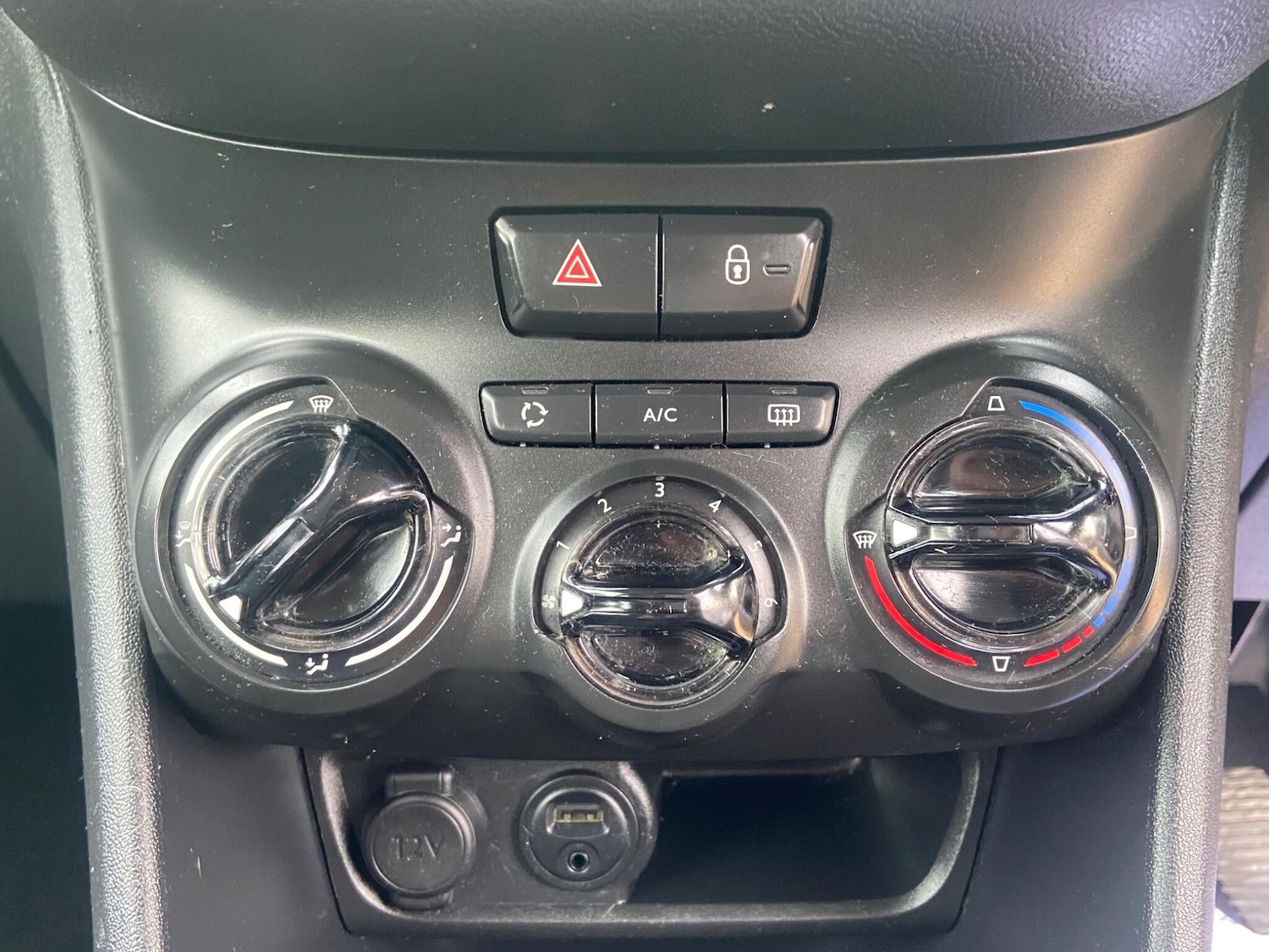 Used Peugeot 208 2014 for sale - 76200291: Photo 41