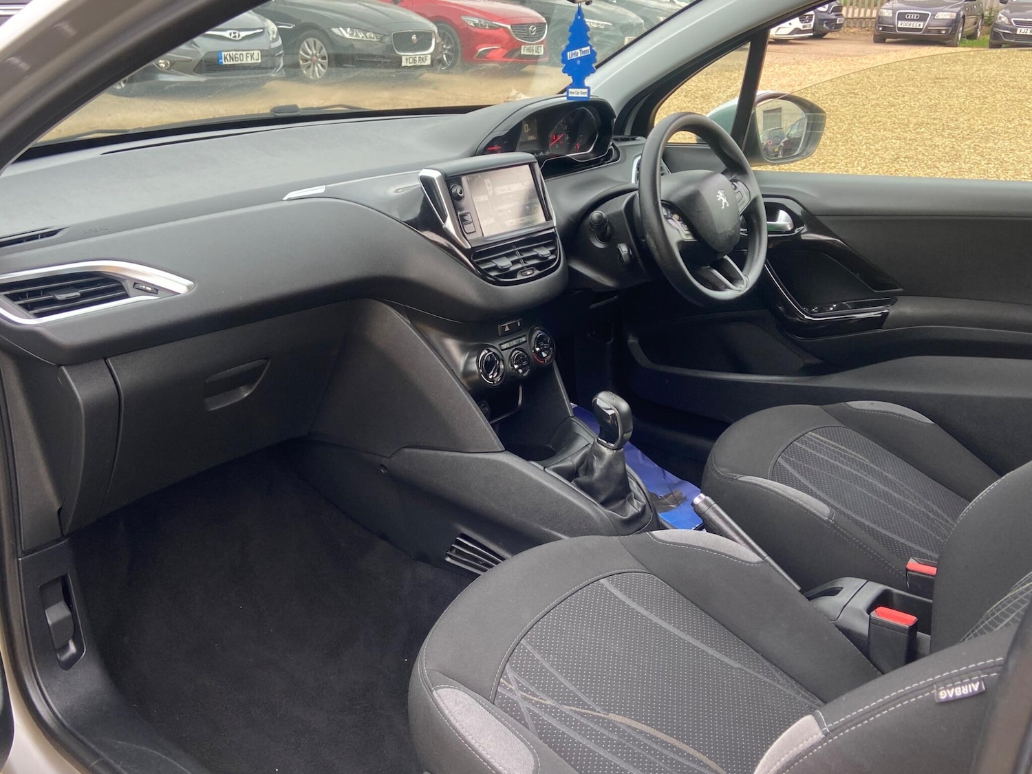 Used Peugeot 208 2014 for sale - 76200291: Photo 47