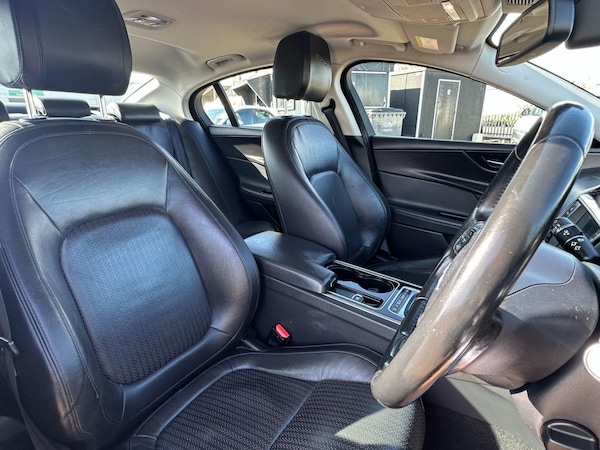 Used Jaguar XE 2016 for sale - 75589032: Photo 13