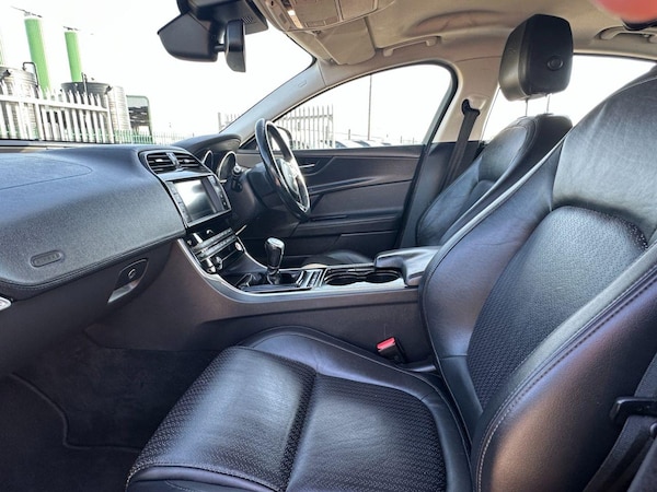 Used Jaguar XE 2016 for sale - 75589032: Photo 36