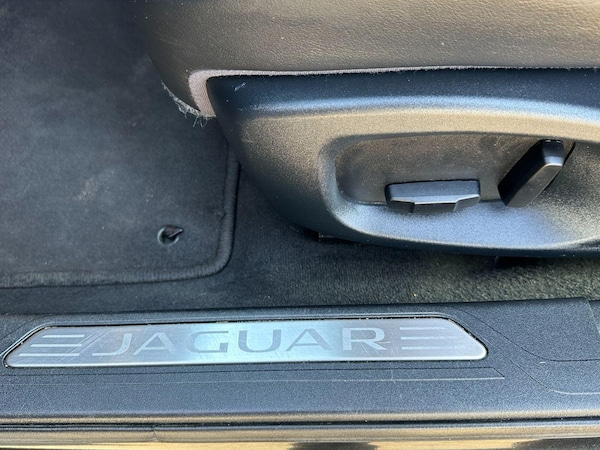 Used Jaguar XE 2016 for sale - 75589032: Photo 39