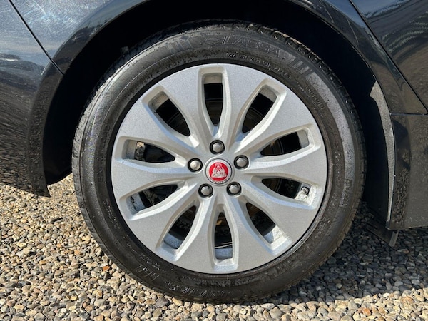 Used Jaguar XE 2016 for sale - 75589032: Photo 45