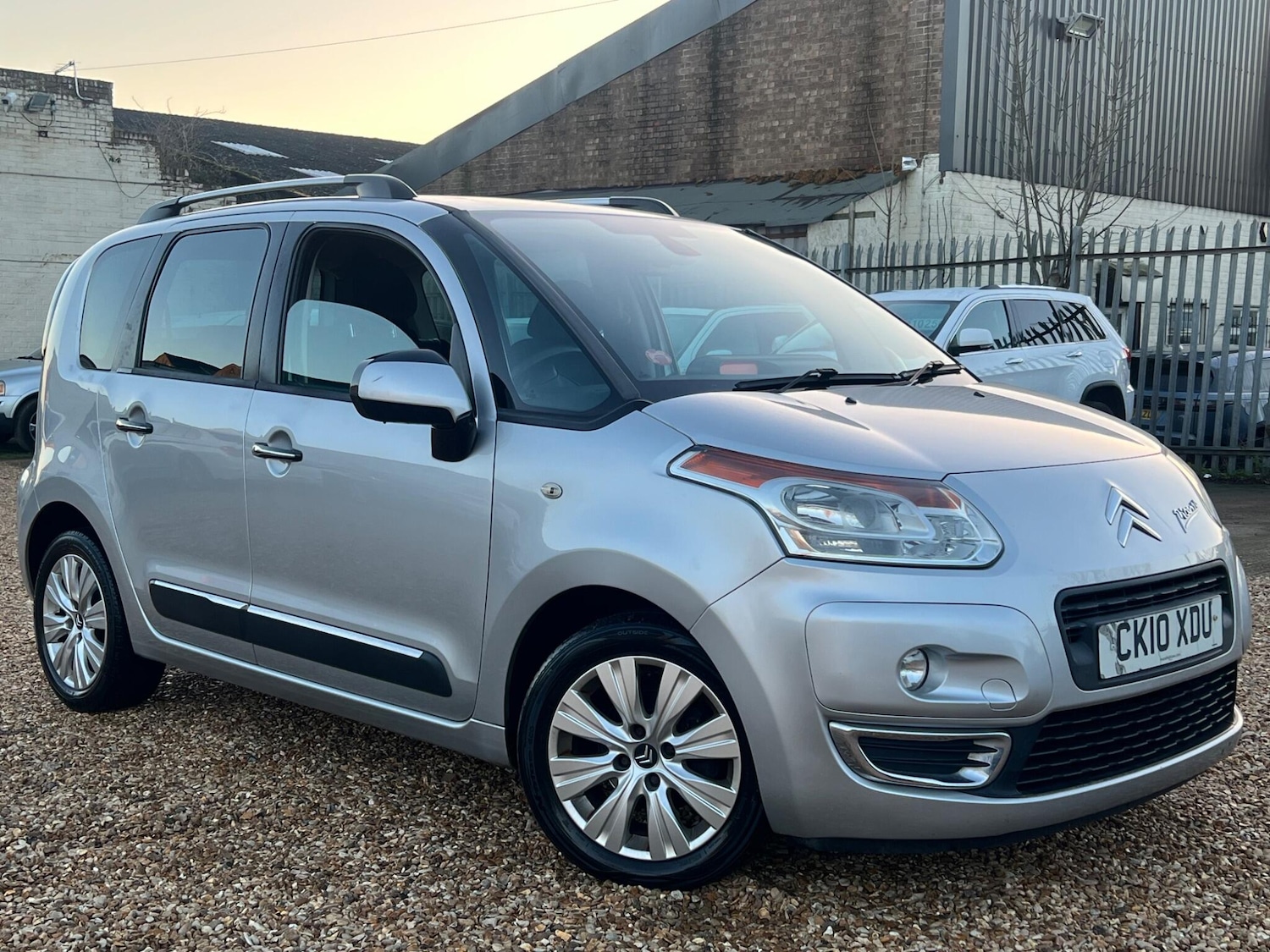 Used Citroen C3 Picasso for sale - 77015227: Photo 2