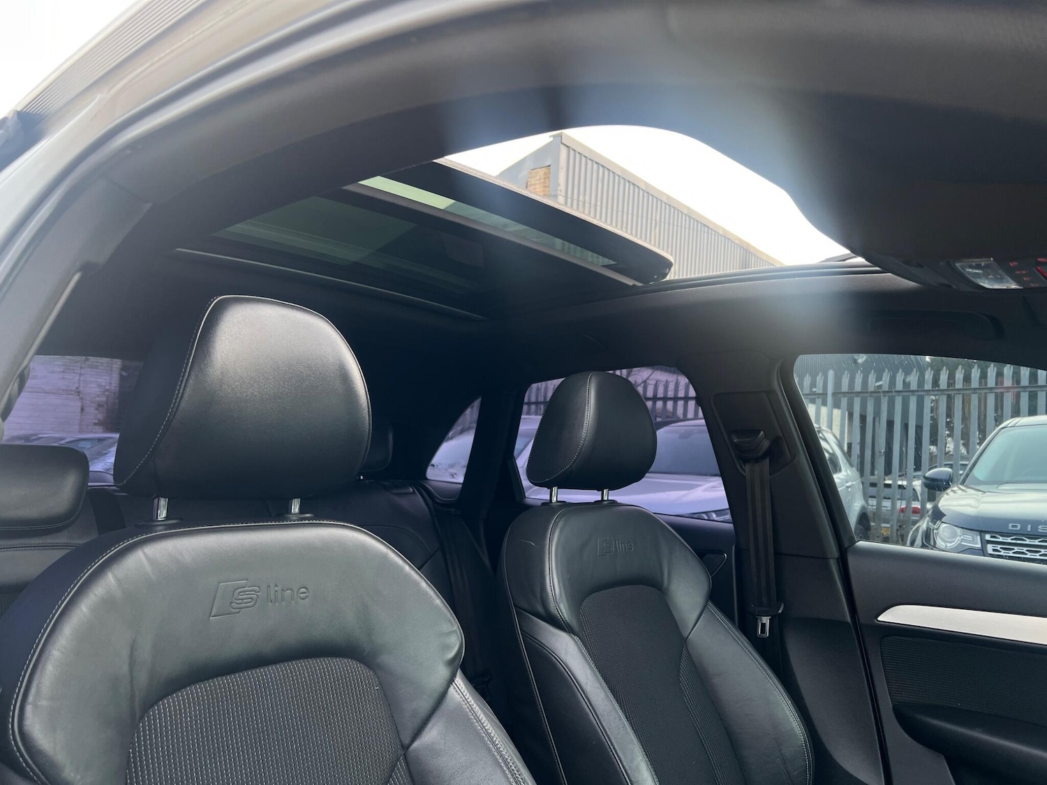 Used Audi Q3 2012 for sale - 77645751: Photo 32