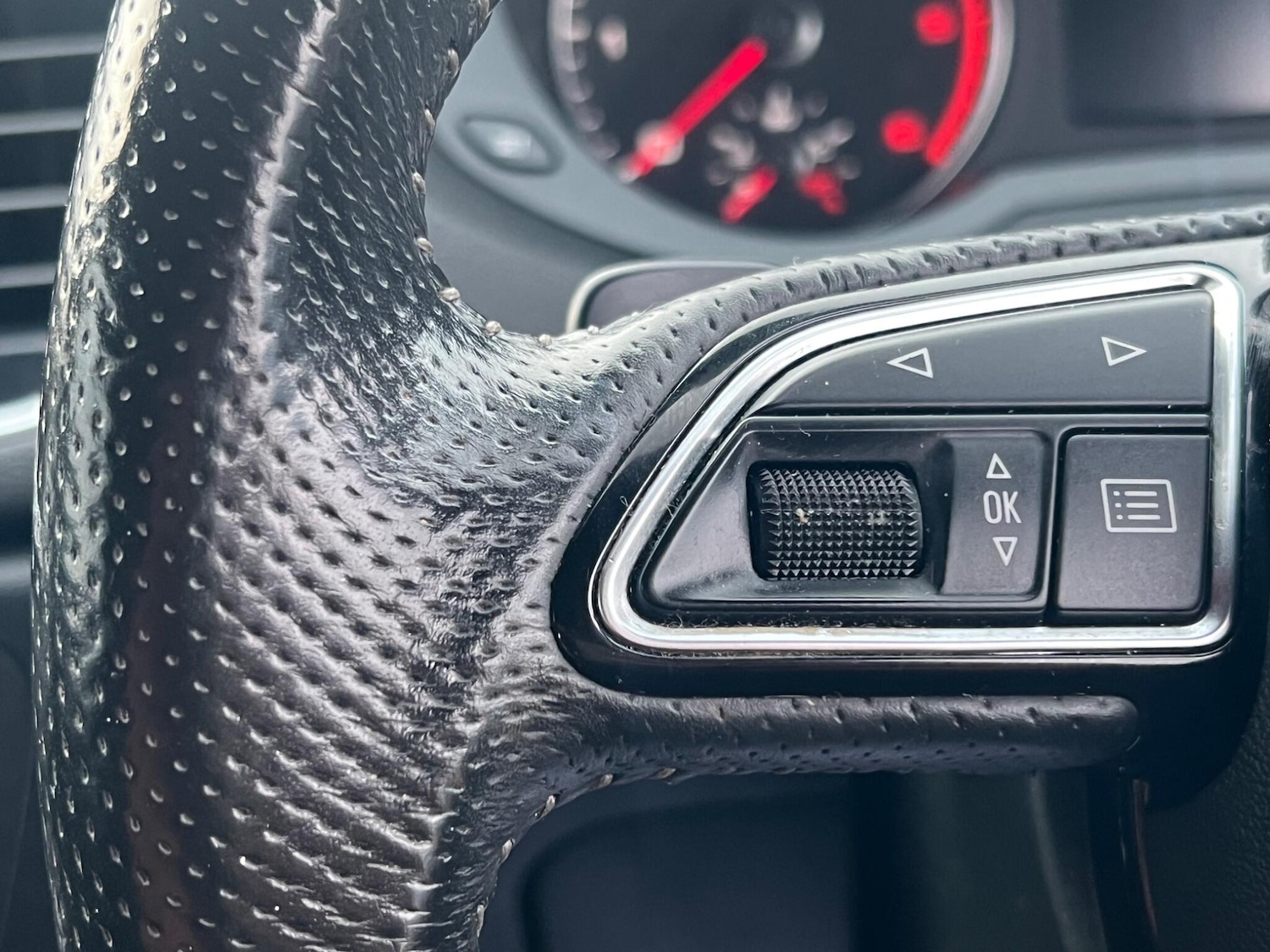 Used Audi Q3 2012 for sale - 77645751: Photo 37