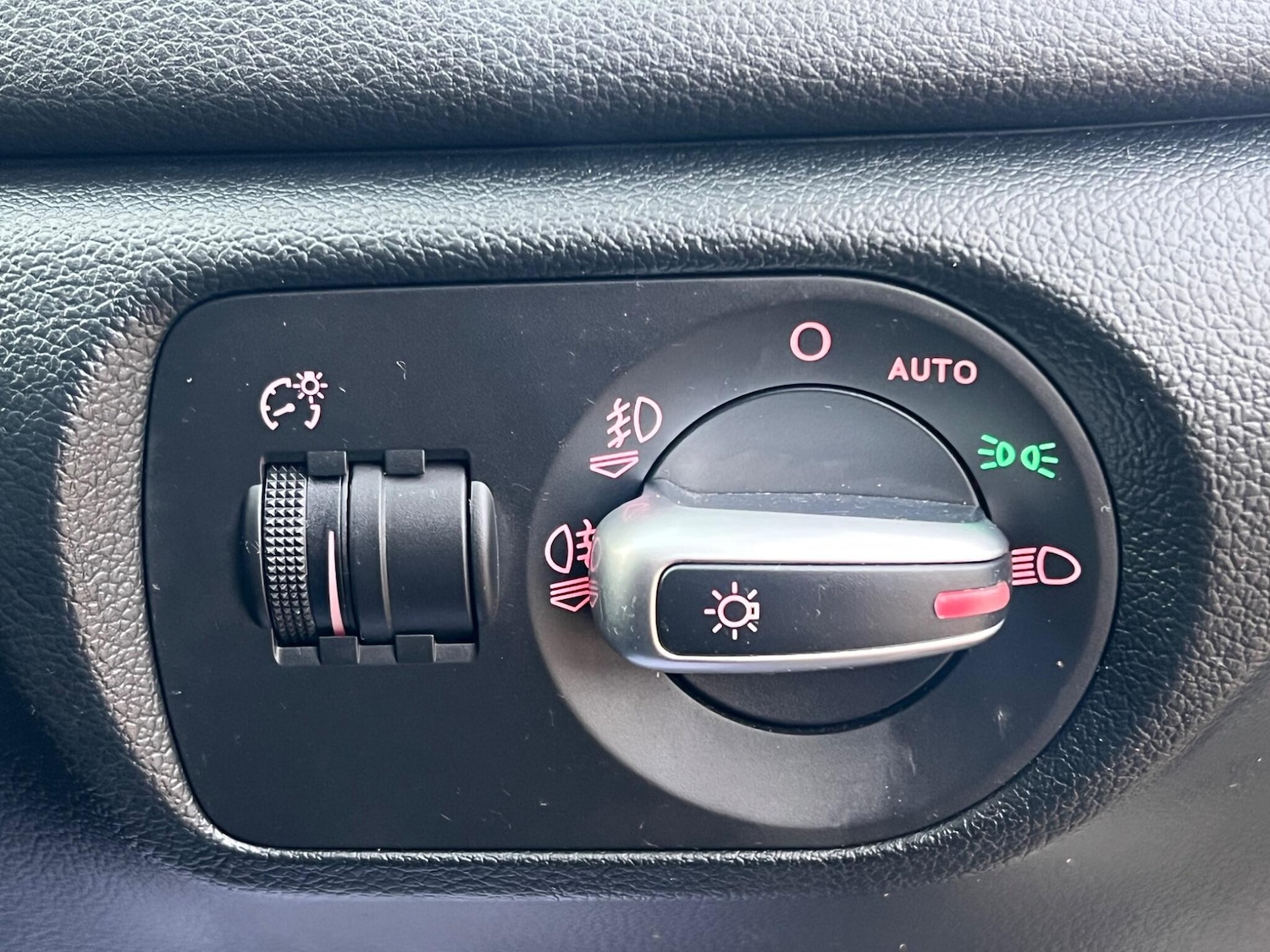 Used Audi Q3 2012 for sale - 77645751: Photo 41