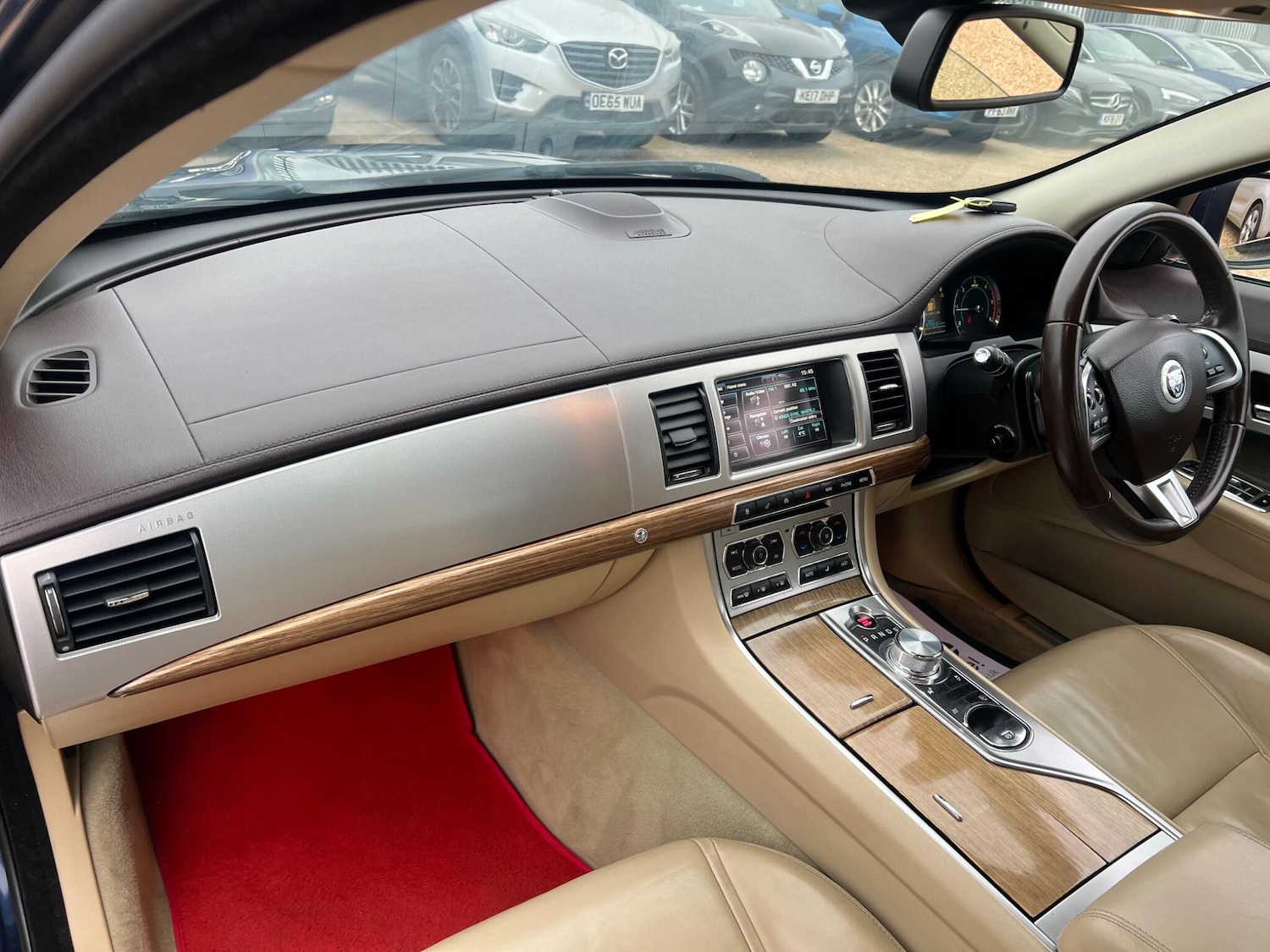 Used Jaguar XF 2013 for sale - 77645941: Photo 2