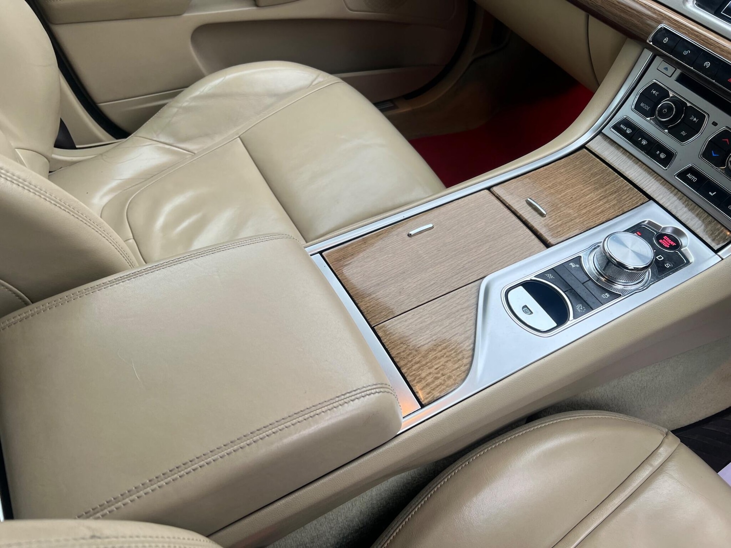 Used Jaguar XF 2013 for sale - 77645941: Photo 47