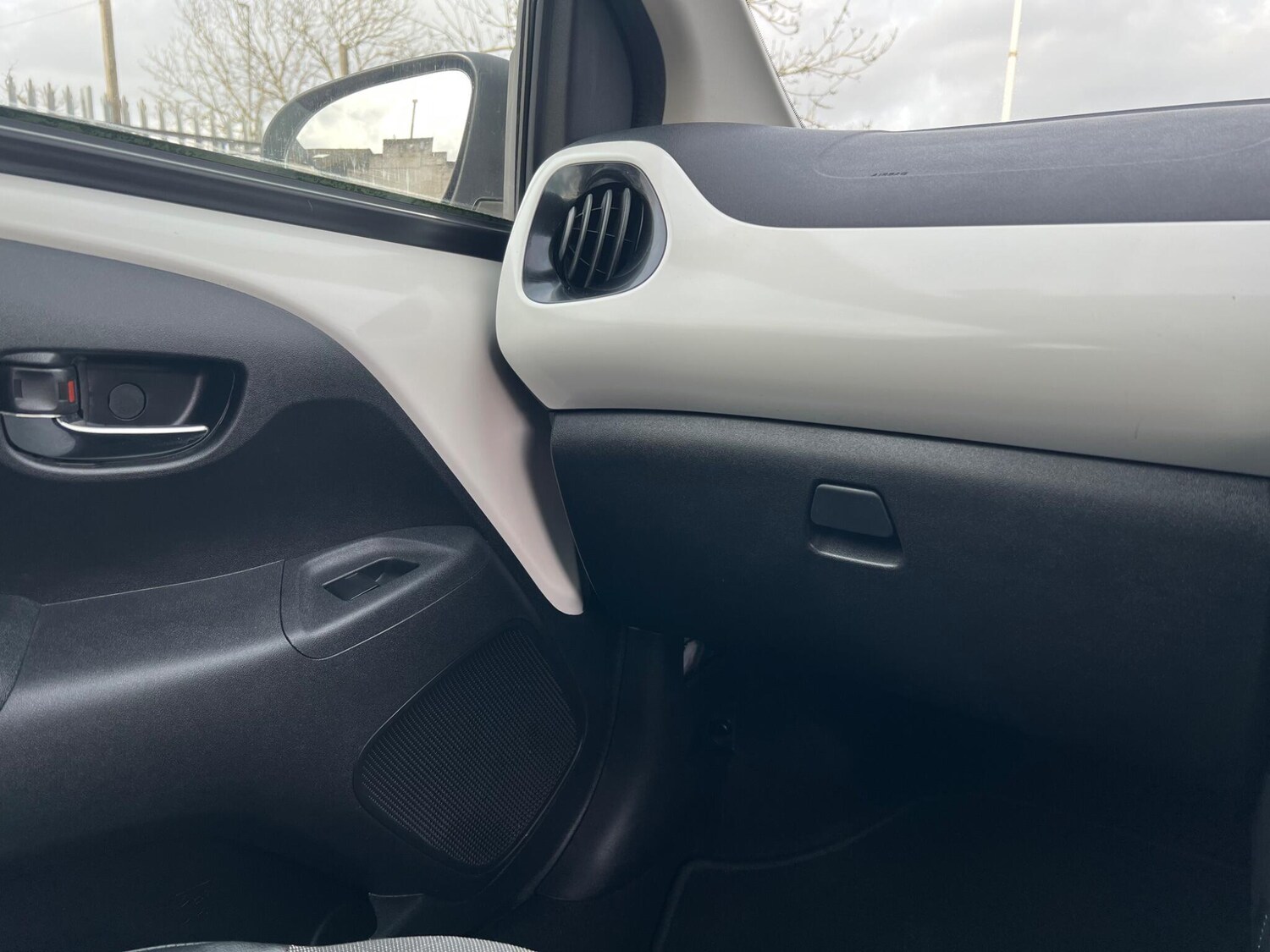 Used Toyota AYGO 2016 for sale - 77496693: Photo 45