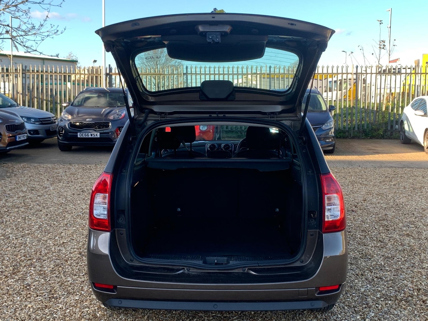 Used Dacia Logan MCV 2017 for sale - 76440879: Photo 17