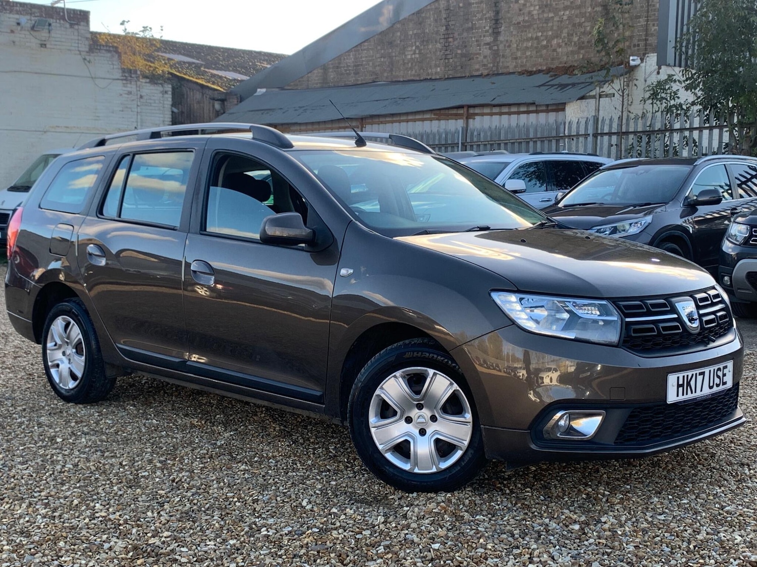 Used Dacia Logan MCV 2017 for sale - 76440879: Photo 2