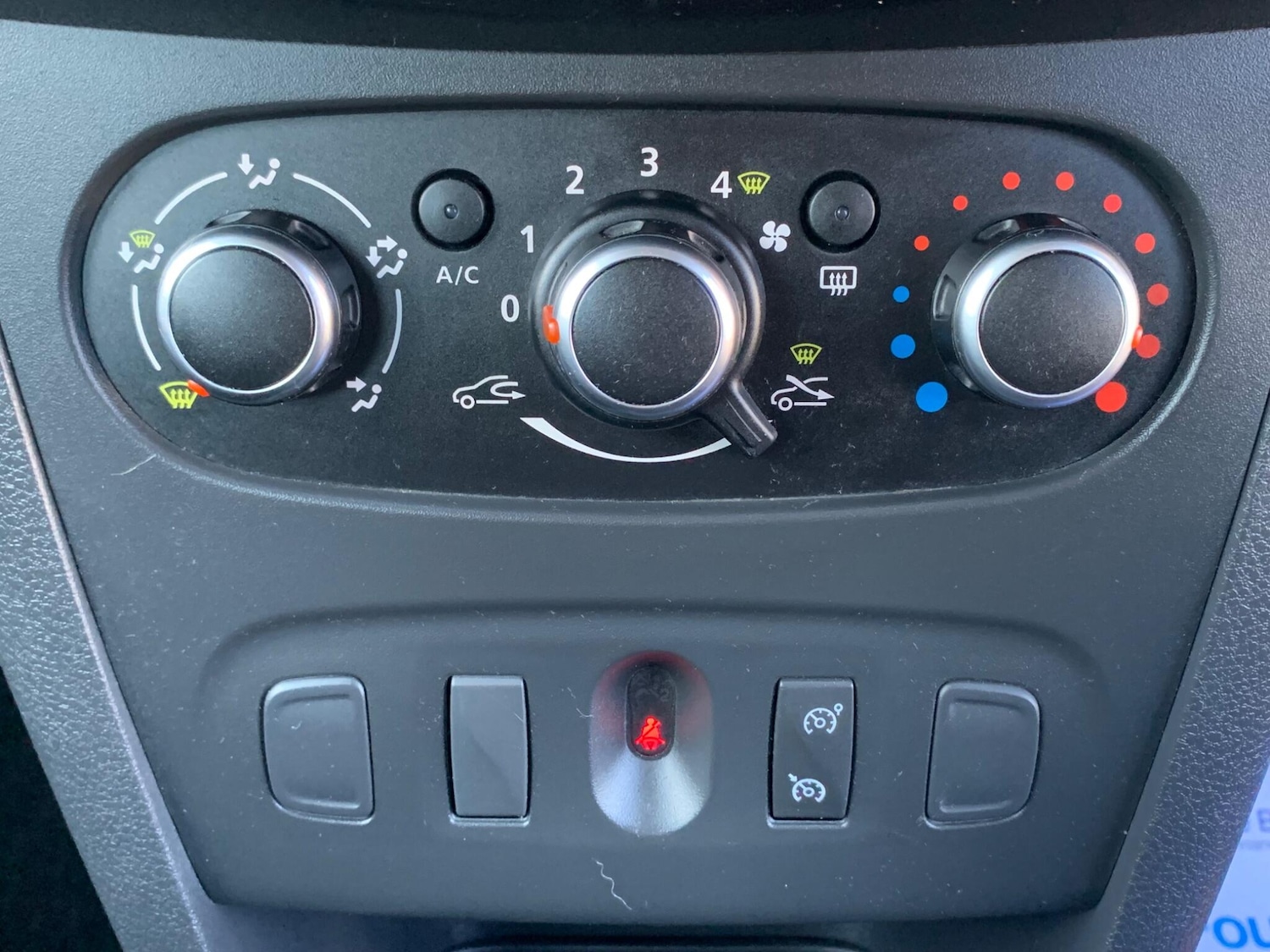 Used Dacia Logan MCV 2017 for sale - 76440879: Photo 41