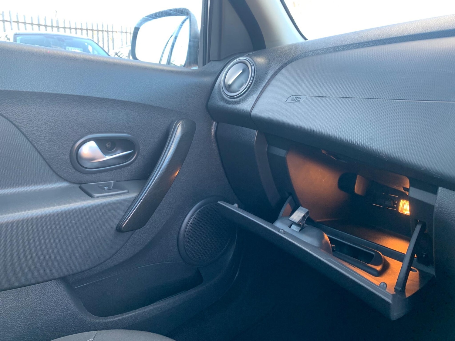 Used Dacia Logan MCV 2017 for sale - 76440879: Photo 45